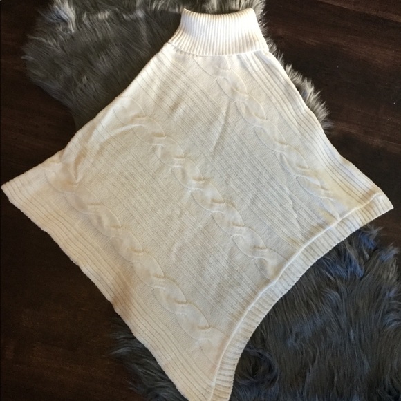 Arden B poncho - Picture 5 of 7